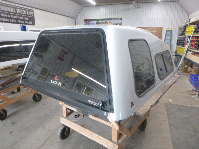 2014 - 2018 GMC Sierra or Chevrolet Silverado 6'6 GAN Blade Silver Metallic Leer122 Truck Cap 3 2014 - 2018 GMC Sierra or Chevrolet Silverado 6'6 GAN Blade Silver Metallic Leer122 Truck Cap - Image 3