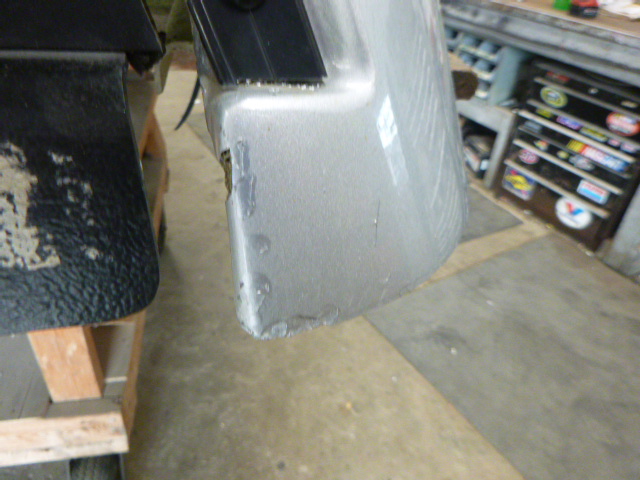 2014 - 2018 GMC Sierra or Chevrolet Silverado 6'6 GAN Blade Silver Metallic Leer122 Truck Cap 5 2014 - 2018 GMC Sierra or Chevrolet Silverado 6'6 GAN Blade Silver Metallic Leer122 Truck Cap - Image 5