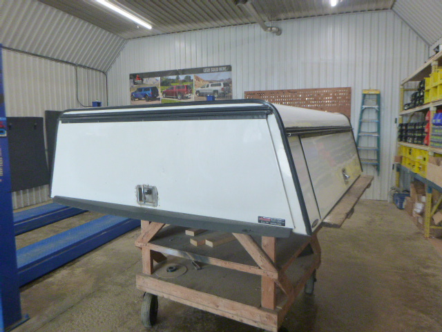 2020 - 2026 GMC Sierra or Chevrolet Silverado HD 2500/3500 6'9 White Swiss Contractor Truck Cap 3 2020 - 2026 GMC Sierra or Chevrolet Silverado HD 2500/3500 6'9 White Swiss Contractor Truck Cap - Image 3