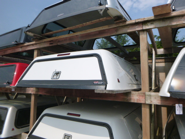 2019 - 2026 Chevrolet Silverado 1500 6'6 GAZ White Leer 100SCC Truck Cap 3 2019 - 2026 Chevrolet Silverado 1500 6'6 GAZ White Leer 100SCC Truck Cap - Image 3