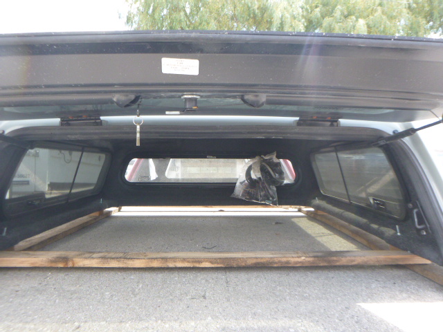 2022 - 2026 Ford Maverick 5' NE Cactus Grey Leer 180XL Truck Cap - Image 4