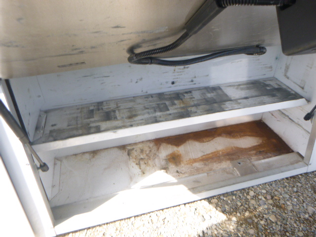 2017 - 2022 Ford Superduty F250/350/450 6'9 White ARE Contractor Truck Cap 10 2017 - 2022 Ford Superduty F250/350/450 6'9 White ARE Contractor Truck Cap - Image 10