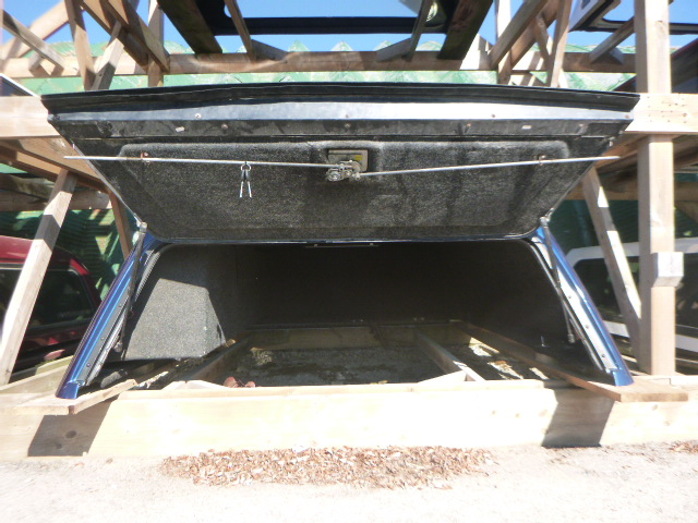 2014 - 2018 GMC Sierra or Chevrolet Silverado 6'6 G1K Blue Leer100RCC Truck Cap - Image 4