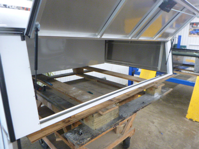 2017 - 2026 Ford Superduty F250/350/450 8' White ARE Contractor Truck Cap 6 2017 - 2026 Ford Superduty F250/350/450 8' White ARE Contractor Truck Cap - Image 6