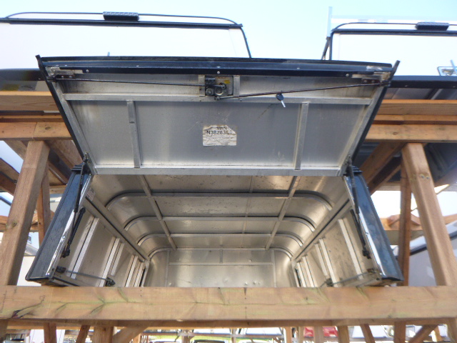 2015 - 2022 GMC Canyon or Chevrolet Colorado 6'2 Black ARE Contractor Truck Cap 6 2015 - 2022 GMC Canyon or Chevrolet Colorado 6'2 Black ARE Contractor Truck Cap - Image 6