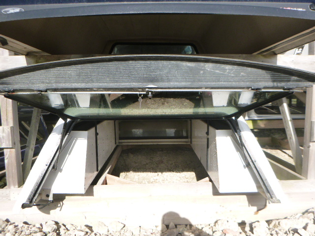 2019 - 2026 Dodge Ram 1500 New Body Style 6'4 PW7 Bright White ARE Truck Cap 4 2019 - 2026 Dodge Ram 1500 New Body Style 6'4 PW7 Bright White ARE Truck Cap - Image 4