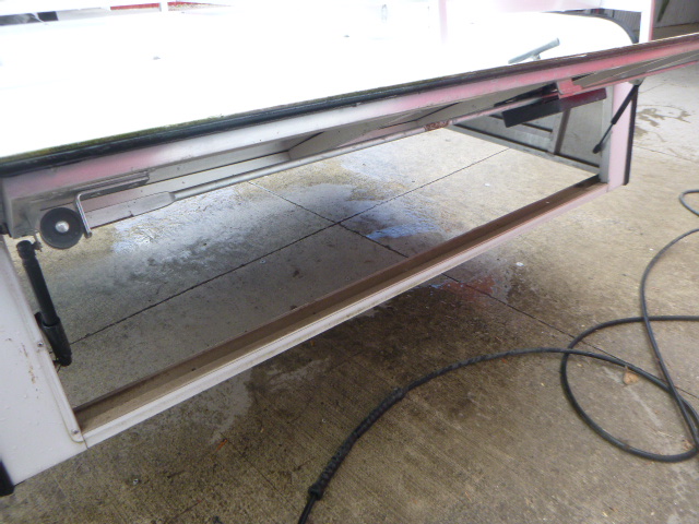 2015 - 2022 Chevrolet Colorado or GMC Canyon 6'2 White ARE Contractor Truck Cap 5 2015 - 2022 Chevrolet Colorado or GMC Canyon 6'2 White ARE Contractor Truck Cap - Image 5