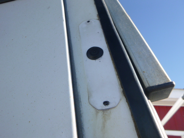 2017 - 2022 Ford Superduty F250/350/450 6'9 White Leer High rise Contractor Truck Cap 11 2017 - 2022 Ford Superduty F250/350/450 6'9 White Leer High rise Contractor Truck Cap - Image 11