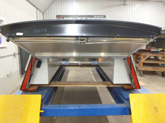 2019 - 2026 GMC Sierra or Chevrolet Silverado 8' G7C Pull Me Over Red Leer Contractor Truck Cap 4 2019 - 2026 GMC Sierra or Chevrolet Silverado 8' G7C Pull Me Over Red Leer Contractor Truck Cap - Image 4