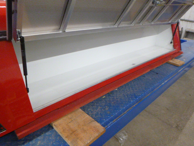 2019 - 2026 GMC Sierra or Chevrolet Silverado 8' G7C Pull Me Over Red Leer Contractor Truck Cap 5 2019 - 2026 GMC Sierra or Chevrolet Silverado 8' G7C Pull Me Over Red Leer Contractor Truck Cap - Image 5