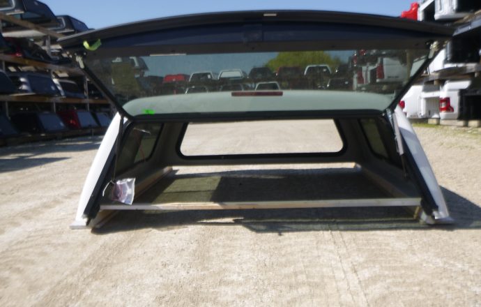 2020 - 2026 Chevrolet Silverado HD 2500/3500 6'9 GAZ White Ranch Echo Truck Cap 4 2020 - 2026 Chevrolet Silverado HD 2500/3500 6'9 GAZ White Ranch Echo Truck Cap - Image 4