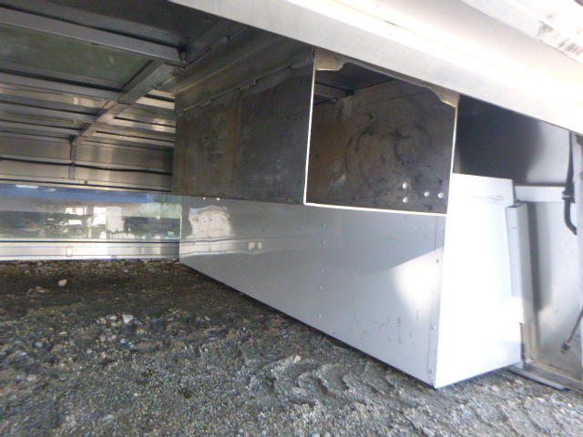 2017 - 2022 Ford Superduty F250/350/450 6'9 White Leer DCC Contractor Truck Cap 7 2017 - 2022 Ford Superduty F250/350/450 6'9 White Leer DCC Contractor Truck Cap - Image 7