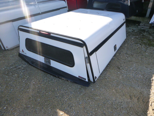 2017 - 2022 Ford Superduty F250/350/450 6'9 White Leer DCC Contractor Truck Cap 3 2017 - 2022 Ford Superduty F250/350/450 6'9 White Leer DCC Contractor Truck Cap - Image 3