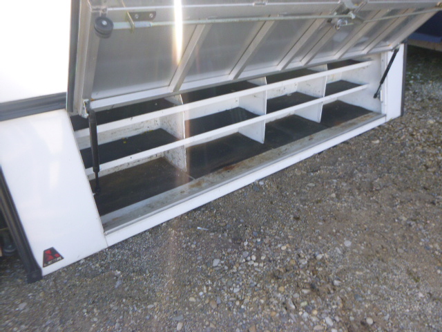 2017 - 2022 Ford Superduty F250/350/450 6'9 White Leer DCC Contractor Truck Cap 6 2017 - 2022 Ford Superduty F250/350/450 6'9 White Leer DCC Contractor Truck Cap - Image 6