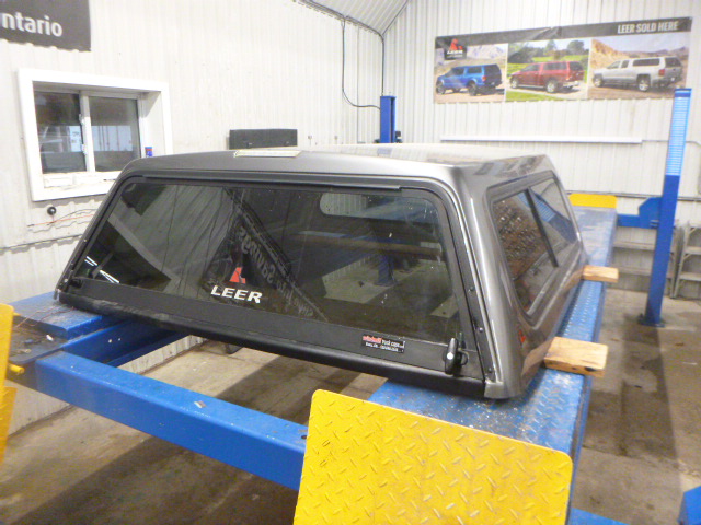 2009 - 2014 Ford F150 5'6 UJ Sterling Grey Leer100R Truck Cap - Image 3