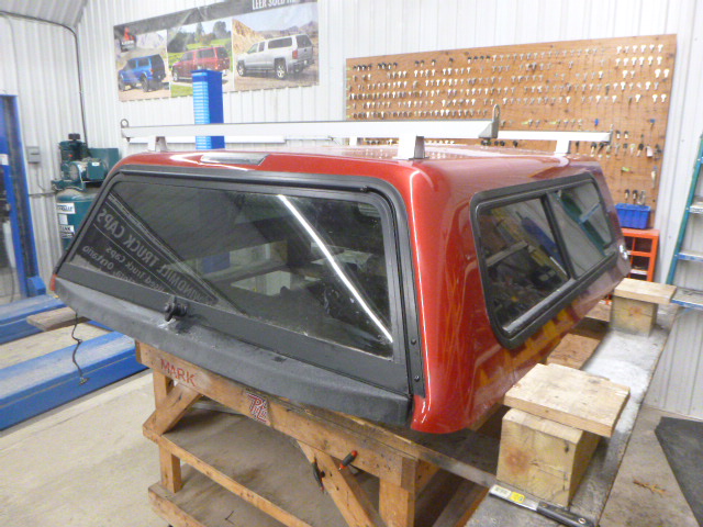 2019 - 2023 Ford Ranger 5' D4 Lucid Red Fibrobec Truck Cap - Image 3