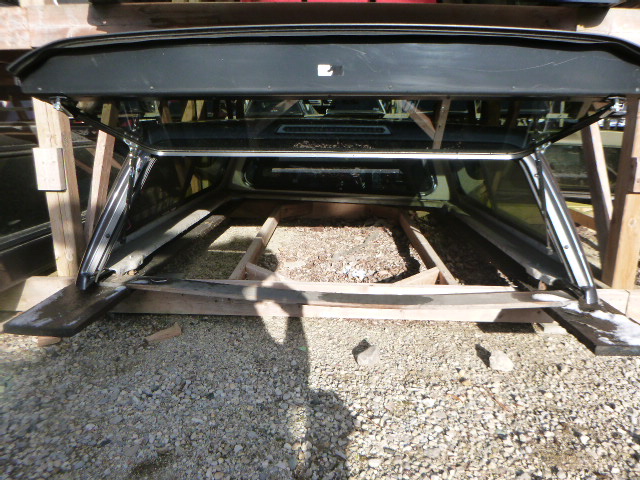 2016 - 2024 Nissan Titan 6'6 KAD Gun Metallic Leer100R Truck Cap 3 2016 - 2024 Nissan Titan 6'6 KAD Gun Metallic Leer100R Truck Cap - Image 3