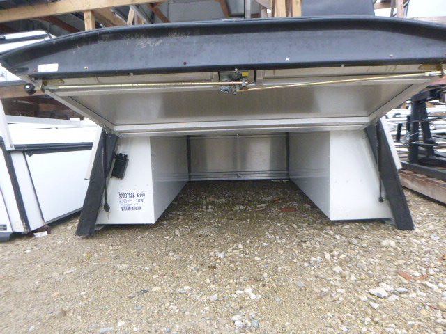 2019 - 2023 Ford Ranger 5' Black Century Contractor Truck Cap - Image 4