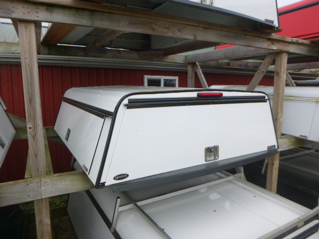 2019 - 2026 GMC Sierra or Chevrolet Silverado 1500 6'6 White Unicover Contractor Truck Cap 3 2019 - 2026 GMC Sierra or Chevrolet Silverado 1500 6'6 White Unicover Contractor Truck Cap - Image 3