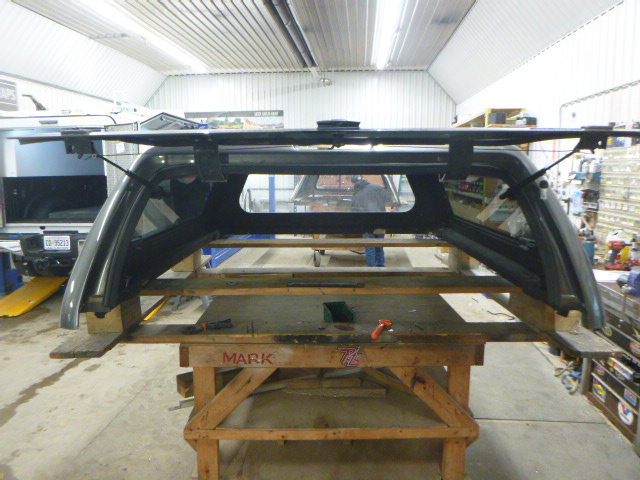 2005 - 2012 Nissan Frontier 6'2 K27 Structural Grey Leer100XQ Truck Cap - Image 4