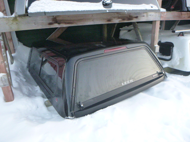 2020 - 2026 GMC Sierra 6'9 HD 2500/3500 GBA Black Leer Legend Truck Cap 3 2020 - 2026 GMC Sierra 6'9 HD 2500/3500 GBA Black Leer Legend Truck Cap - Image 3