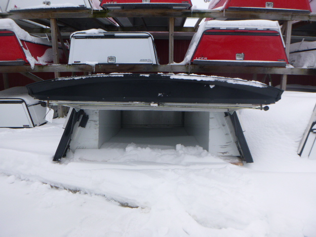 2019 - 2026 GMC Sierra 1500 6'6 Black Leer Contractor Truck Cap 4 2019 - 2026 GMC Sierra 1500 6'6 Black Leer Contractor Truck Cap - Image 4