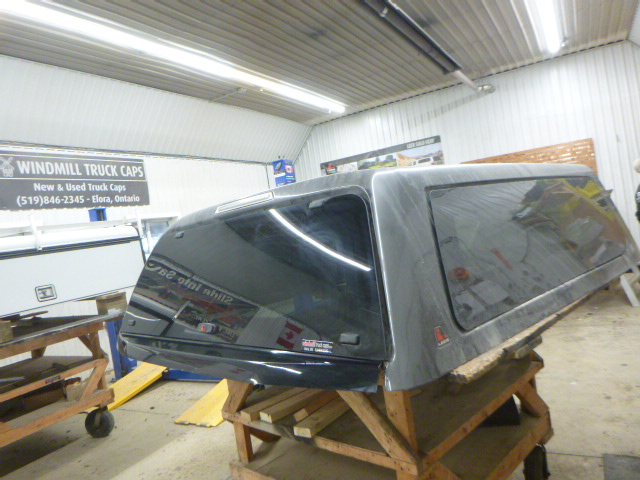 2015 - 2020 Ford F150 6'6 J7 Magnetic Grey Leer100XQ Truck Cap 3 2015 - 2020 Ford F150 6'6 J7 Magnetic Grey Leer100XQ Truck Cap - Image 3