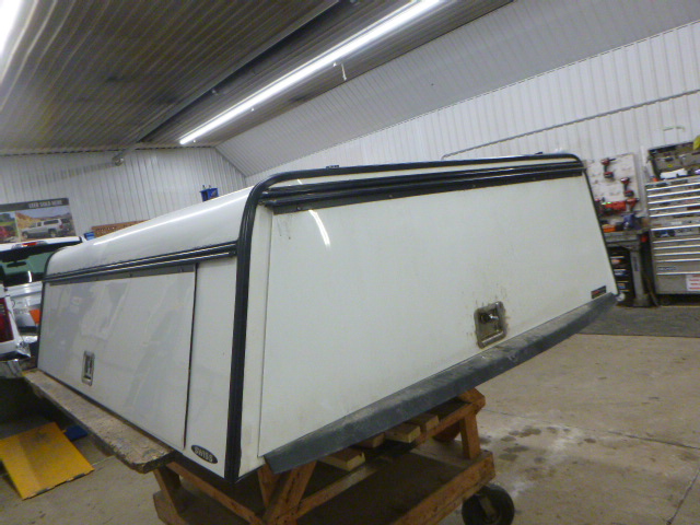 2020 - 2026 Chevrolet Silverado or GMC Sierra 6'9 HD 2500/3500 White Swiss Contractor Truck Cap 3 2020 - 2026 Chevrolet Silverado or GMC Sierra 6'9 HD 2500/3500 White Swiss Contractor Truck Cap - Image 3