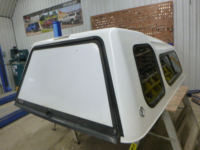 2014 - 2018 GMC Sierra or Chevrolet Silverado 6'6 White Fibrobec Highrise Truck Cap 3 2014 - 2018 GMC Sierra or Chevrolet Silverado 6'6 White Fibrobec Highrise Truck Cap - Image 3