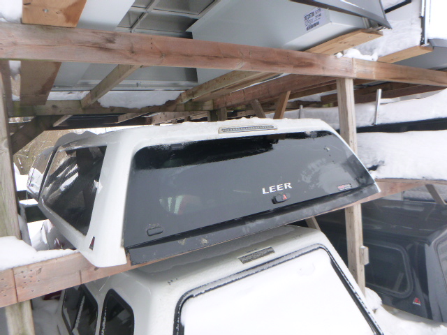 2019 - 2026 GMC Sierra 1500 6'6 G1W Abalone White Leer100XQ Truck Cap 3 2019 - 2026 GMC Sierra 1500 6'6 G1W Abalone White Leer100XQ Truck Cap - Image 3