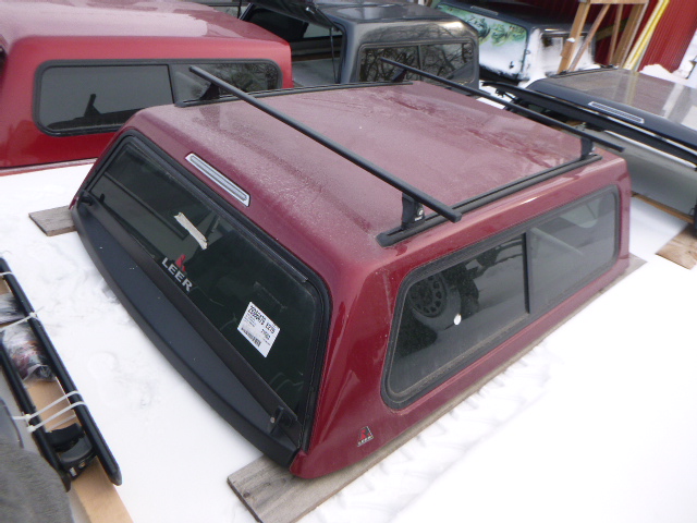 2019 - 2026 Chevrolet Silverado 1500 6'6 GPJ Red Leer100R Truck Cap 3 2019 - 2026 Chevrolet Silverado 1500 6'6 GPJ Red Leer100R Truck Cap - Image 3