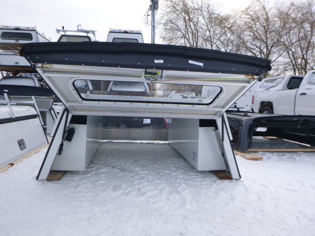 2023 - 2026 Ford Superduty F250/350/450 6'9 White Leer Contractor Truck Cap 4 2023 - 2026 Ford Superduty F250/350/450 6'9 White Leer Contractor Truck Cap - Image 4