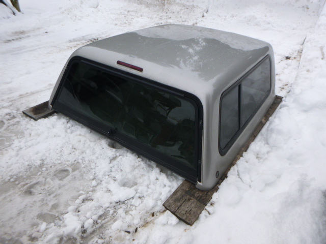 2004 - 2006 GMC Sierra or Chevrolet Silverado 5'8 Silver Truck Cap 3 2004 - 2006 GMC Sierra or Chevrolet Silverado 5'8 Silver Truck Cap - Image 3