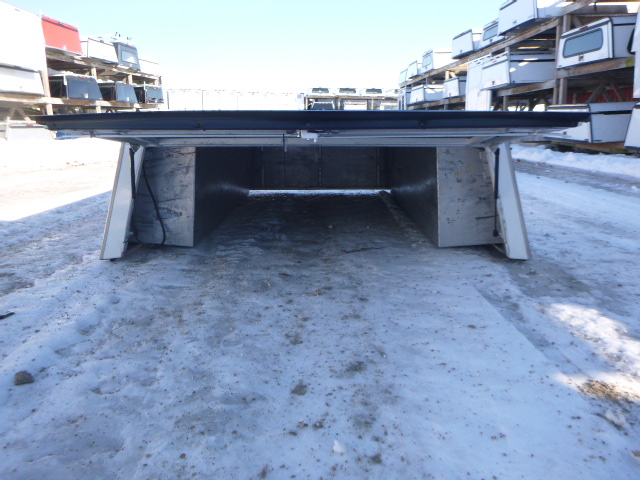 2009 - 2014 Ford F150 6'6 White Raider Contractor Truck Cap 4 2009 - 2014 Ford F150 6'6 White Raider Contractor Truck Cap - Image 4