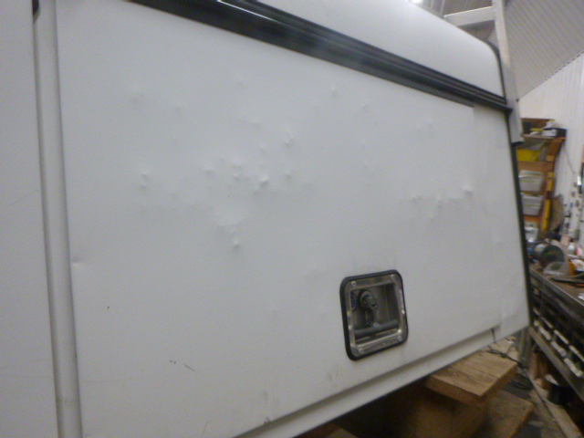 2017 - 2022 Ford Superduty F250/350/450 6'9 White Leer Contractor Truck Cap 6 2017 - 2022 Ford Superduty F250/350/450 6'9 White Leer Contractor Truck Cap - Image 6