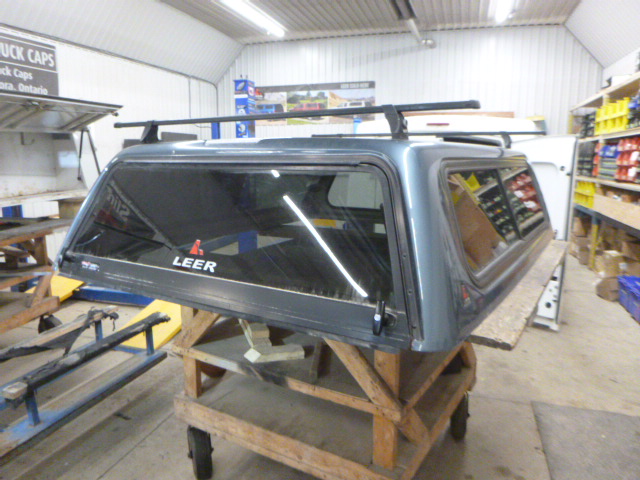 2007 - 2013 Chevrolet Silverado 6'6 46 Stealth Grey Leer100R Truck Cap - Image 3