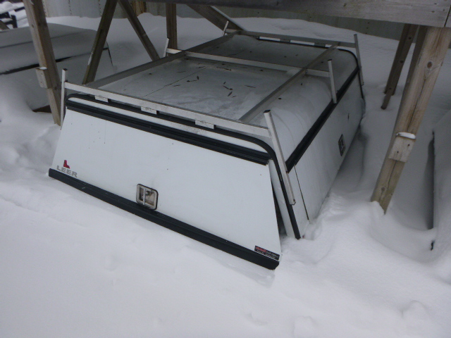 2015 - 2020 Ford F150 6'6 White Leer Contractor Truck Cap 3 2015 - 2020 Ford F150 6'6 White Leer Contractor Truck Cap - Image 3