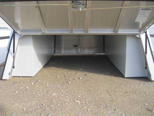 2015-2020 FORD F150 5.5' NEW WHITE HDU CONTRACTOR TRUCK CAP 3 2015-2020 FORD F150 5.5' NEW WHITE HDU CONTRACTOR TRUCK CAP - Image 3