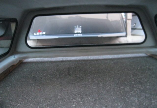 2019-2026 GMC Sierra 1500 6'6 New White Leer 100S Truck cap 3 2019-2026 GMC Sierra 1500 6'6 New White Leer 100S Truck cap - Image 3