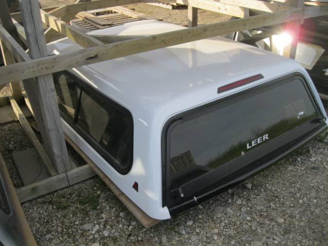 2016-2023 Toyota Tacoma 5'2 New White Leer 100S Truck Cap - Image 3