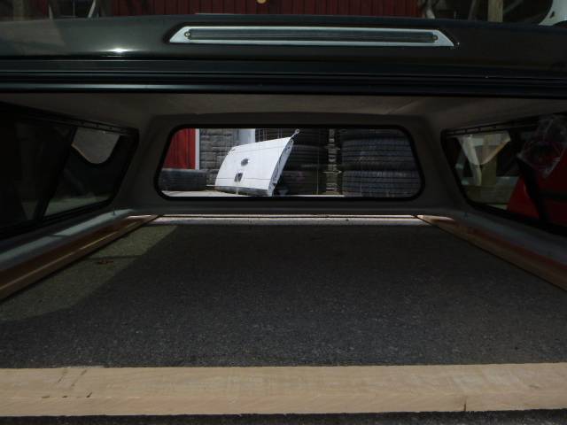 2019 -2026 Chevrolet Silverado 1500 6'6 New Black Leer 100S Truck cap 3 2019 -2026 Chevrolet Silverado 1500 6'6 New Black Leer 100S Truck cap - Image 3