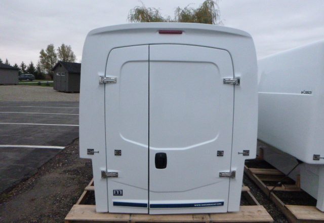 New Maranda V-335 6.5' Slide In Truck cap - Image 2