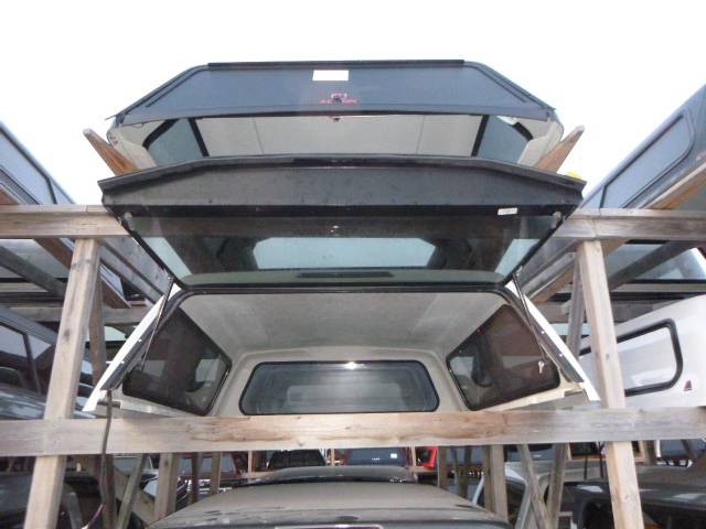 2015-2020 Ford F150 Pearl White 6'6 White Leer Truck Cap 3 2015-2020 Ford F150 Pearl White 6'6 White Leer Truck Cap - Image 3