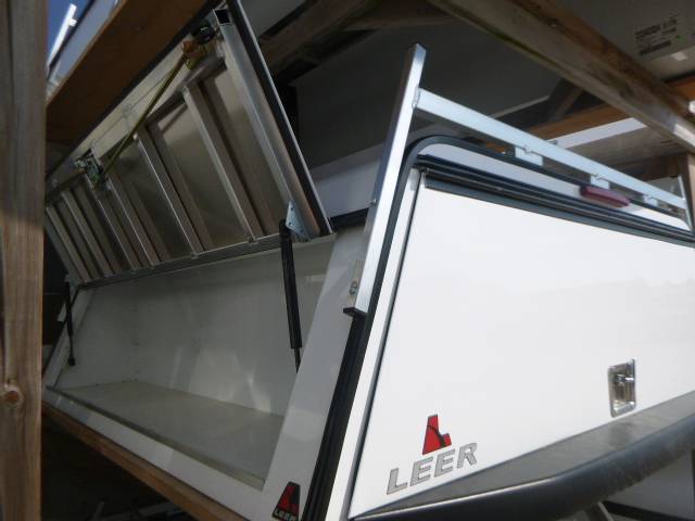 2019-2026 GMC Sierra OR Chevrolet Silverado 1500 5.8' New White Leer DCC Contractor truck cap - Image 6