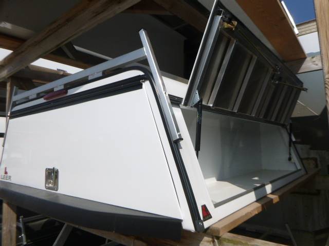 2019-2026 GMC Sierra OR Chevrolet Silverado 1500 5.8' New White Leer DCC Contractor truck cap - Image 5