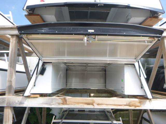 2019-2026 GMC Sierra OR Chevrolet Silverado 1500 5.8' New White Leer DCC Contractor truck cap - Image 4