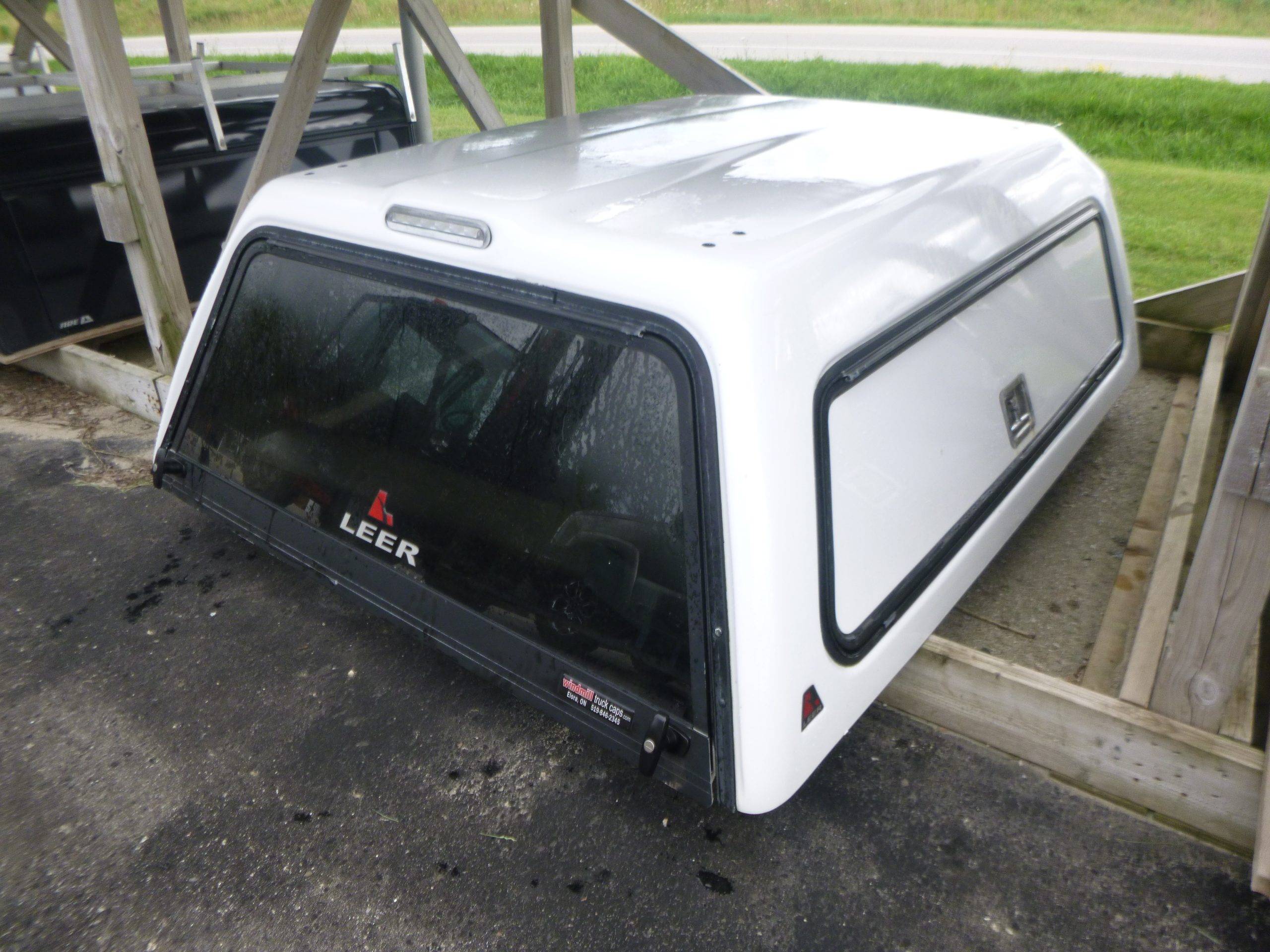 2004 - 2014 Chevrolet Colorado OR GMC Canyon 6' 2" Leer 180RCC Truck Cap - Image 2