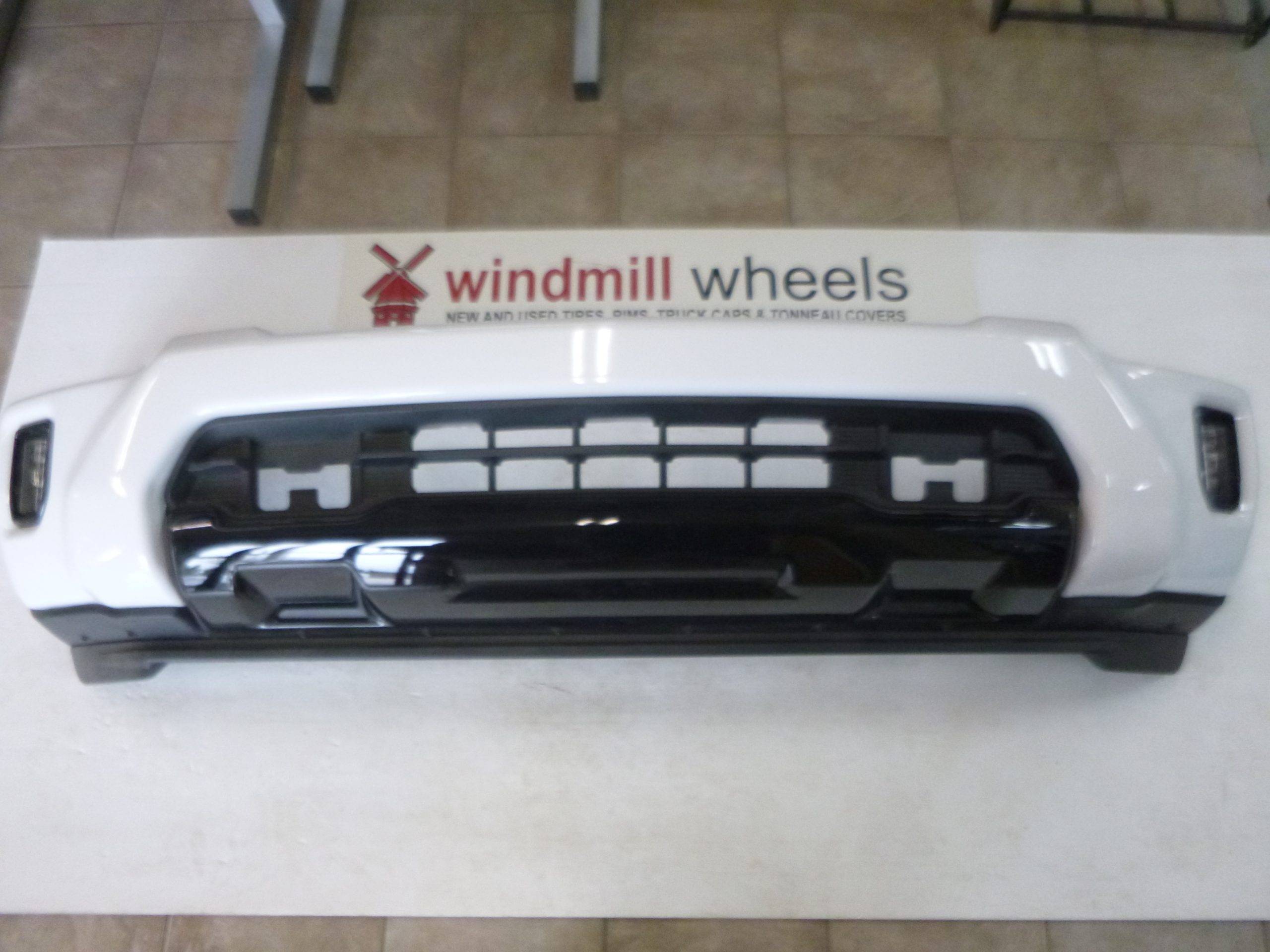 2024 - 2026 Chevrolet Silverado HD 2500/3500 Summit White Front Bumper with Fog Lights - Image 2