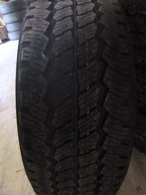 Bridgestone Dueler A/T LT275/65R20 Tires - Image 3