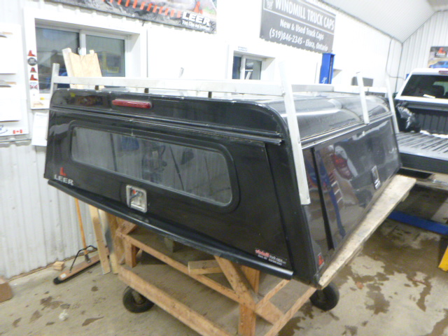 2014 - 2021 Toyota Tundra 6'6 Black Leer Contractor Truck Cap 3 2014 - 2021 Toyota Tundra 6'6 Black Leer Contractor Truck Cap - Image 3